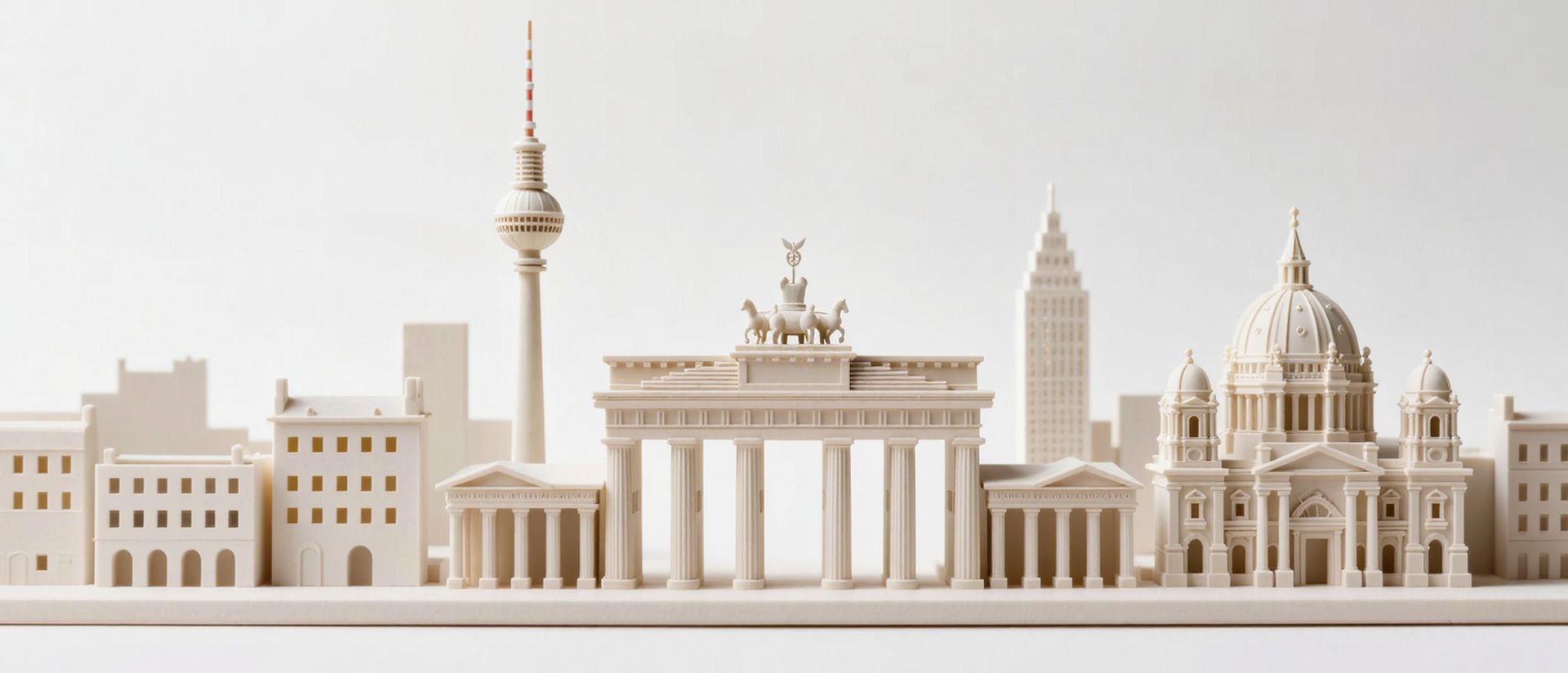 Geförderte Weiterbildung in Berlin — Skyline von Berlin als Architekturmodell